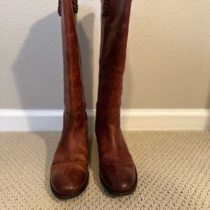 Frye boots in pristine condition!